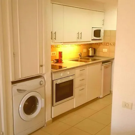 Lovely Cristianos Heated Pool Apartment *