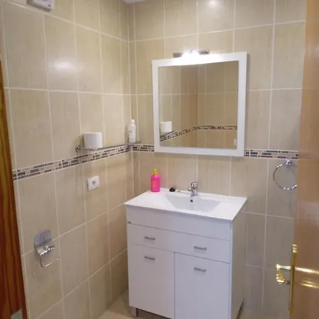 Lovely Cristianos Heated Pool Apartment