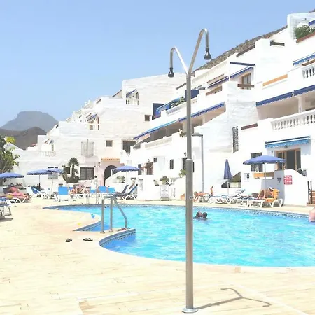 Lovely Cristianos Heated Pool Apartment