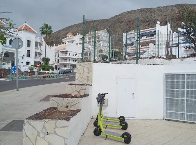 Διαμέρισμα Lovely Cristianos Heated Pool