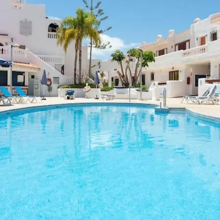 Lovely Cristianos Heated Pool サンタクルスデテネリフェ